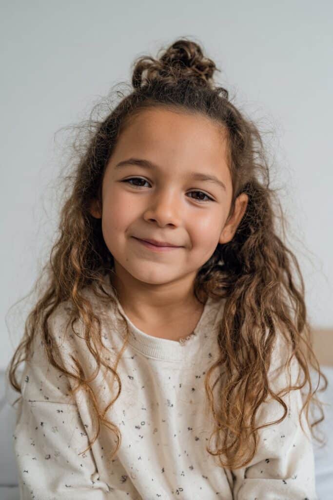 Rubber band crown hairstyle