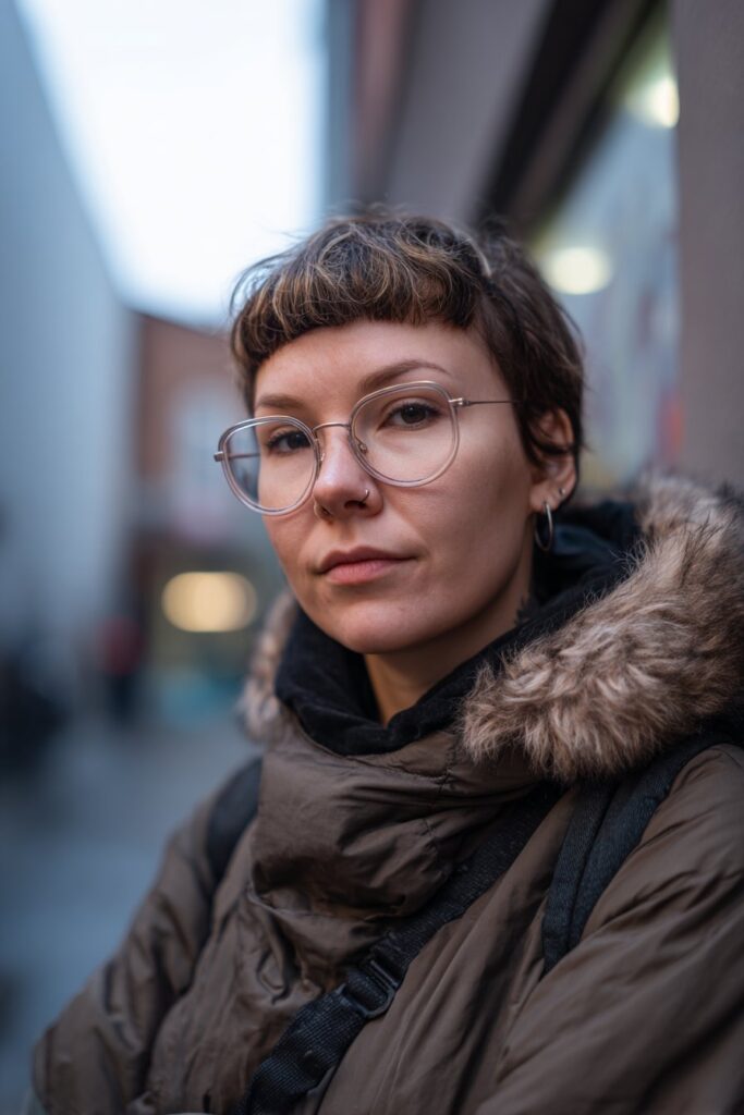 Razor cut shaggy wolf haircut for women.