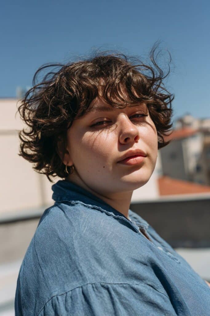 Shaggy mullet haircut adding volume for fat face and thin hair