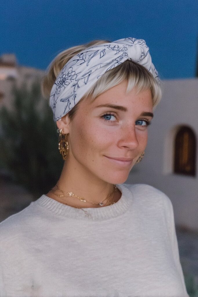 15 Elegant Bandana Hairstyles for Work to Try 12 Bandana hairstyles for work short hair wrap