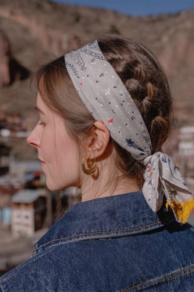 15 Elegant Bandana Hairstyles for Work to Try 11 Bandana hairstyles for work low braid