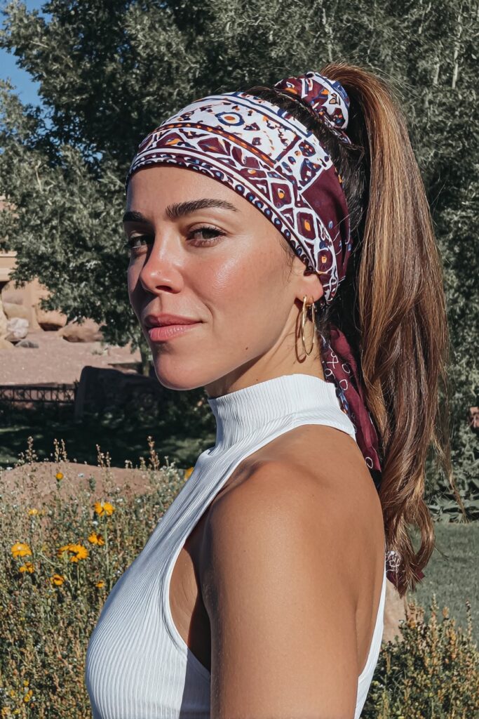 15 Elegant Bandana Hairstyles for Work to Try 1 Bandana hairstyles for work low ponytail wrap
