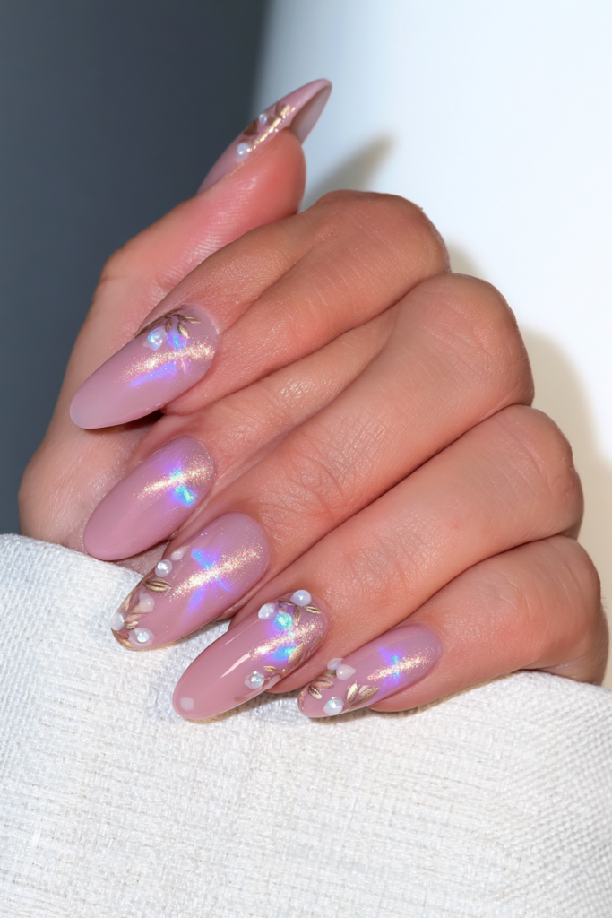 Gold shimmer cat-eye nails