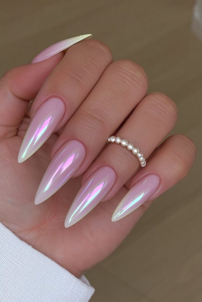 22 Butter Yellow Nail Ideas for the Prettiest Manicure 2 Butter yellow chrome nails