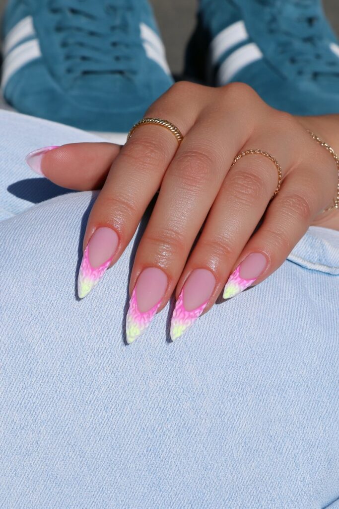 22 Butter Yellow Nail Ideas for the Prettiest Manicure 18 Butter yellow stiletto nails