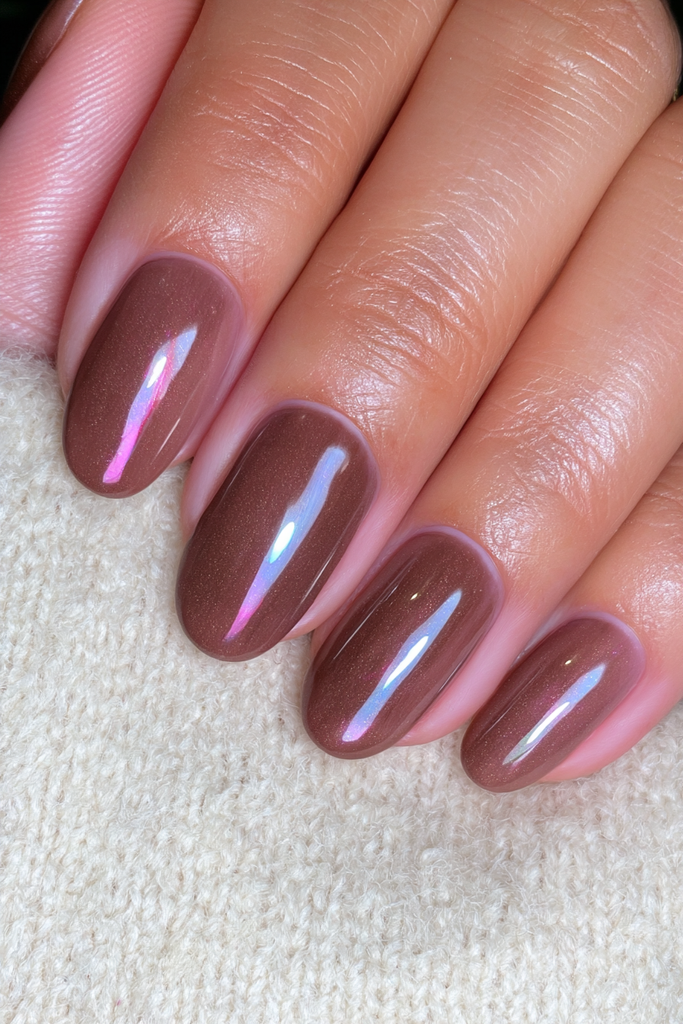 Rich cinnamon brown nails for a cozy Thanksgiving manicure