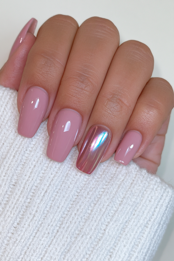 Neutral Thanksgiving nails with one luxurious gold chrome accent