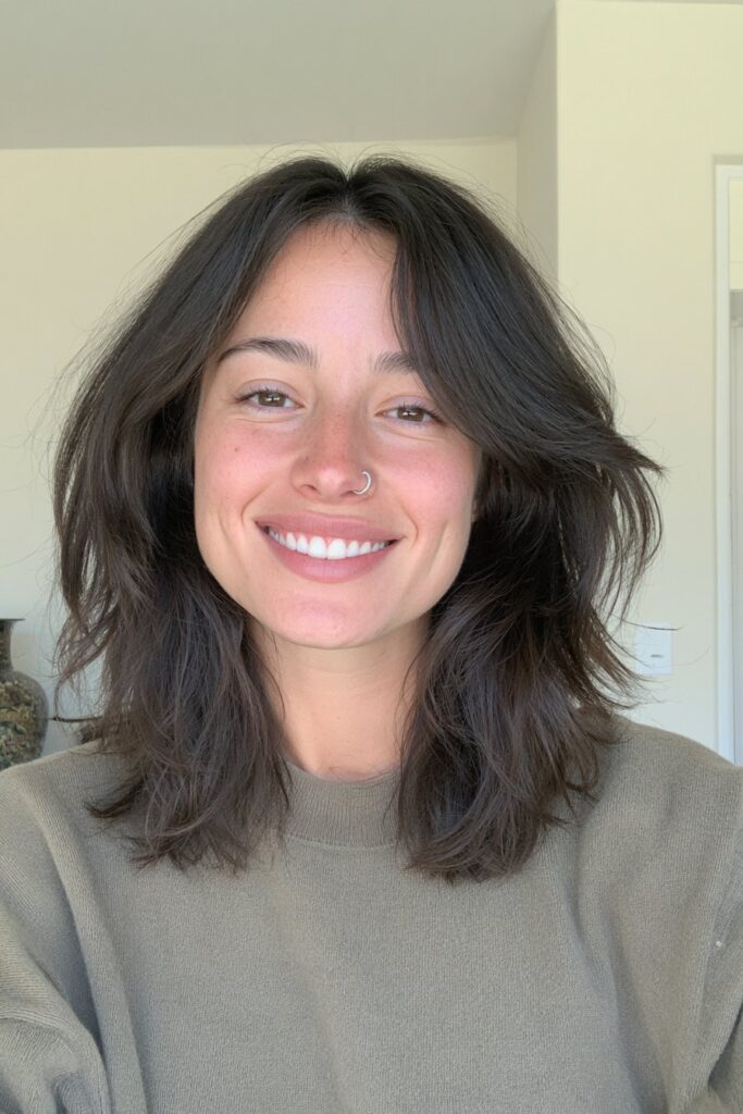 22 Wolf Cuts for Straight Hair with Volume and Texture 22 Medium-length wolf cut