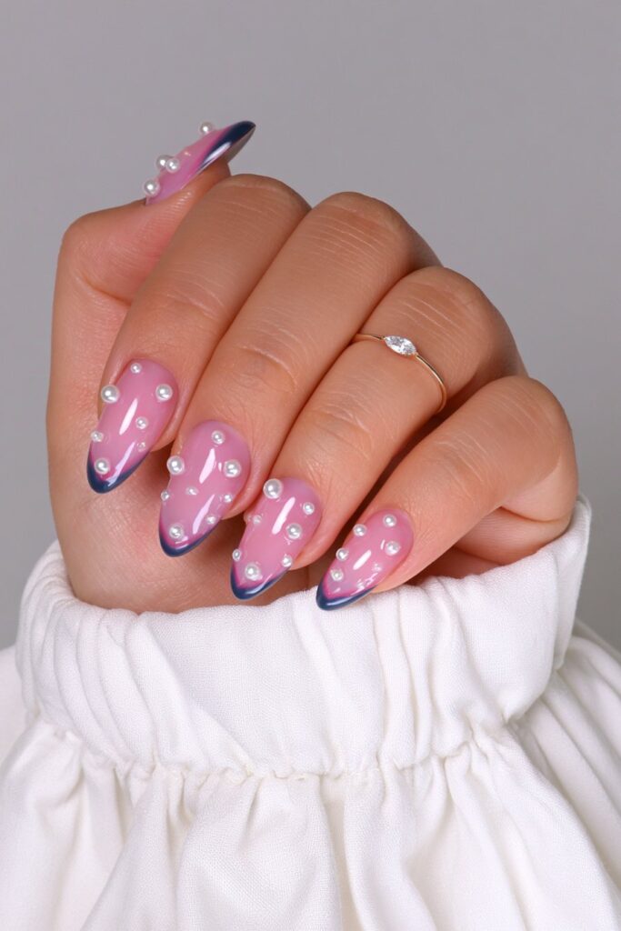 Navy blue almond nails