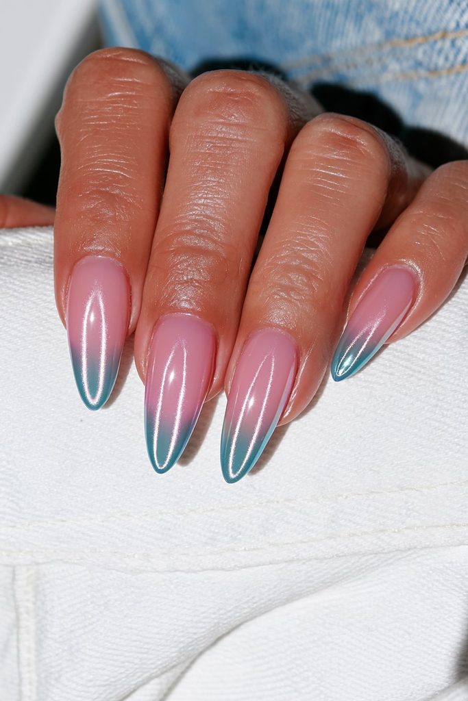 Glazed nails with ombré chrome intensity and luminous shine