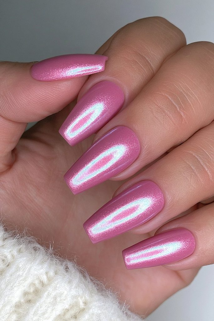 Rose gold velvet nails with luminous magnetic shimmer
