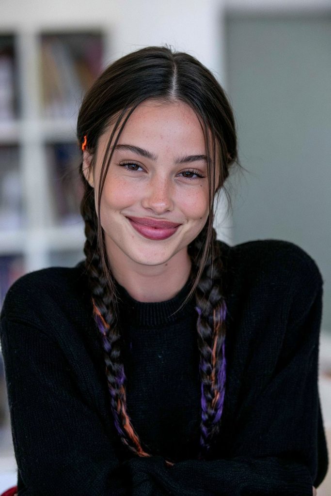 Temporary color streaks in braids