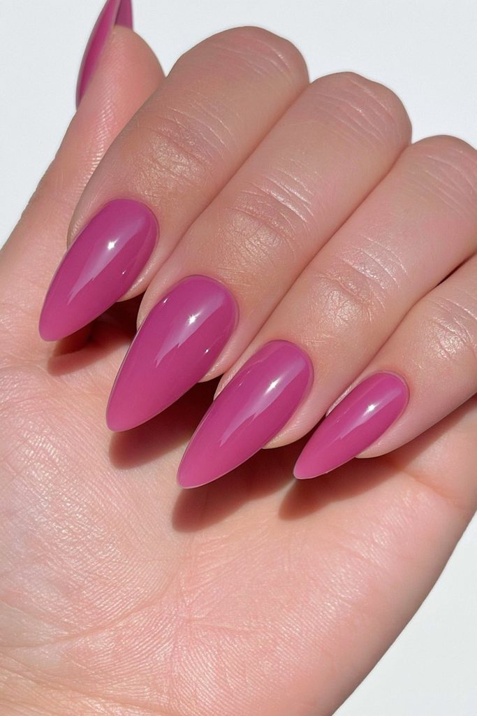 Classic cranberry solid glossy nails