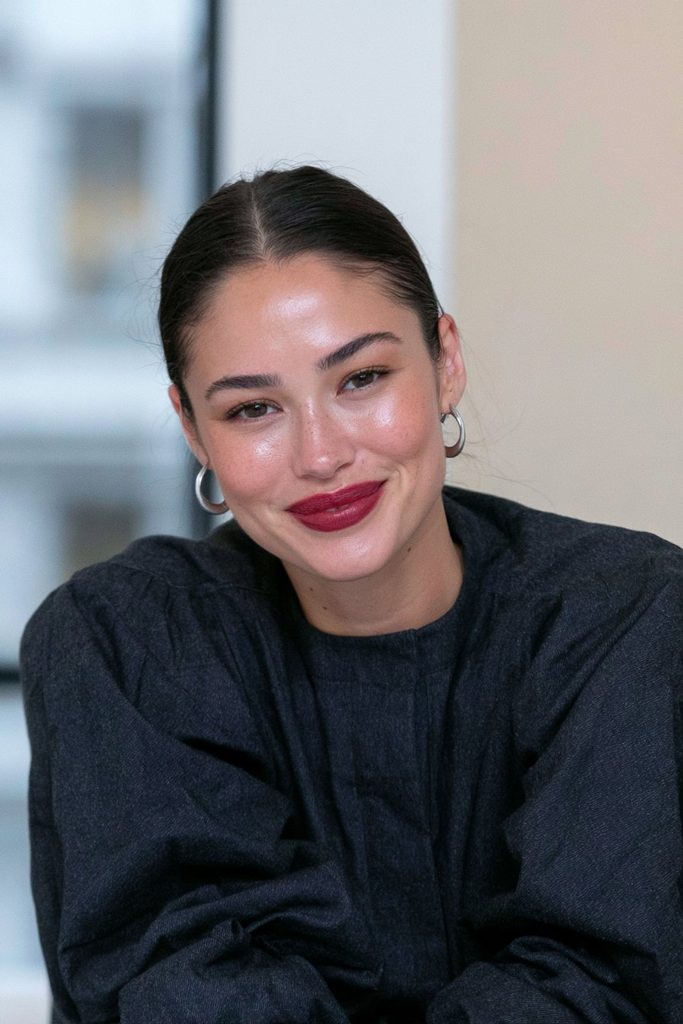 25 Cold Girl Makeup Ideas That'll Have You Ready for Winter 23 Cool oxblood lip makeup