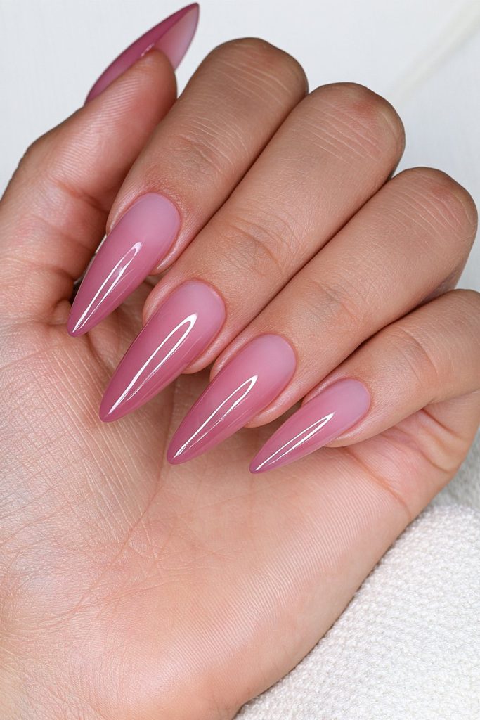 25 Cranberry Nail Ideas for a Rich, On-Trend Manicure 8 Glossy translucent cranberry jelly nails