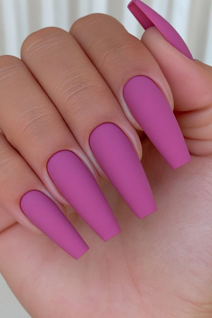 25 Cranberry Nail Ideas for a Rich, On-Trend Manicure 16 Matte cranberry coffin shaped nails