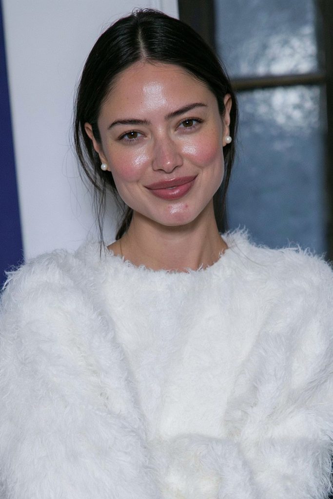 25 Cold Girl Makeup Ideas That'll Have You Ready for Winter 4 Glassy cloud skin cold makeup