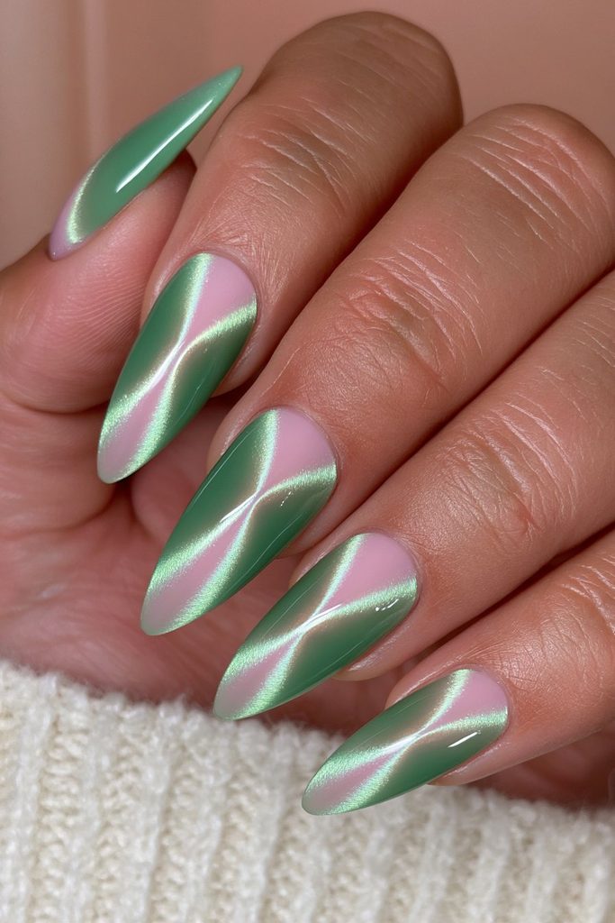 Deep green cat-eye nails with glowing magnetic dimension