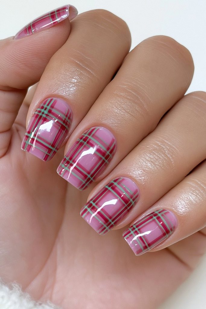 Red green checkerboard Christmas nails