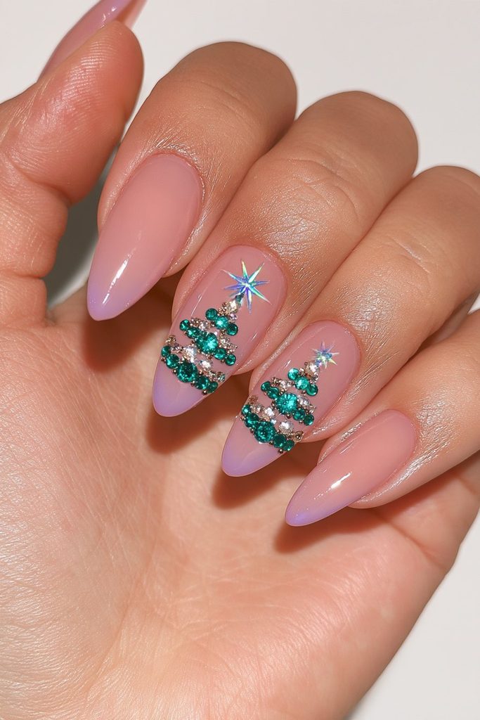 Rhinestone Christmas tree nail