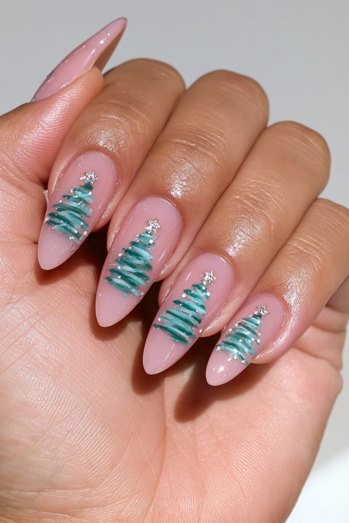 Stacked dash Christmas tree nails
