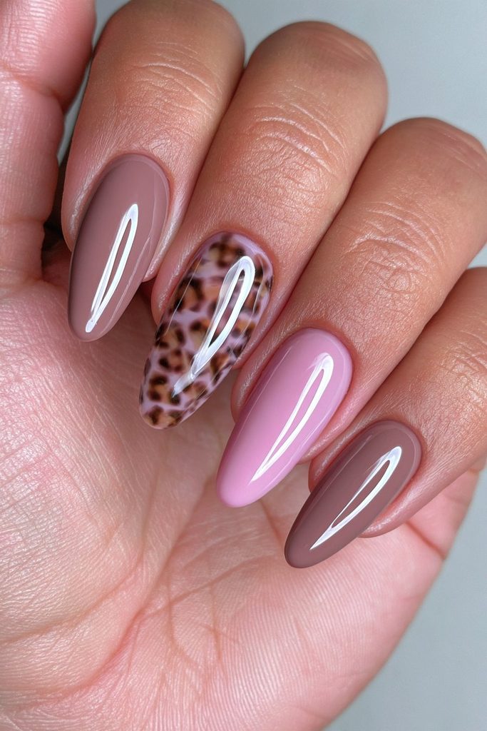 Tortoiseshell chocolate brown solid nails