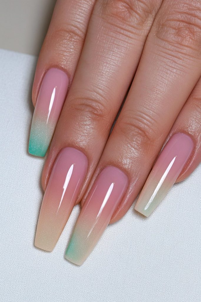 Coffin nails featuring a smooth contrasting two-color ombré