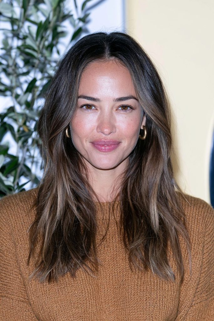 25 Espresso Hair Color Ideas: Rich, Warm & Effortlessly Chic 5 Warm espresso brown hair
