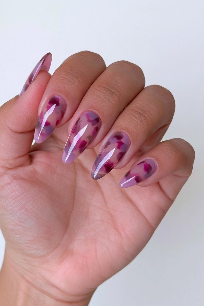 Burgundy tortoiseshell pattern nails