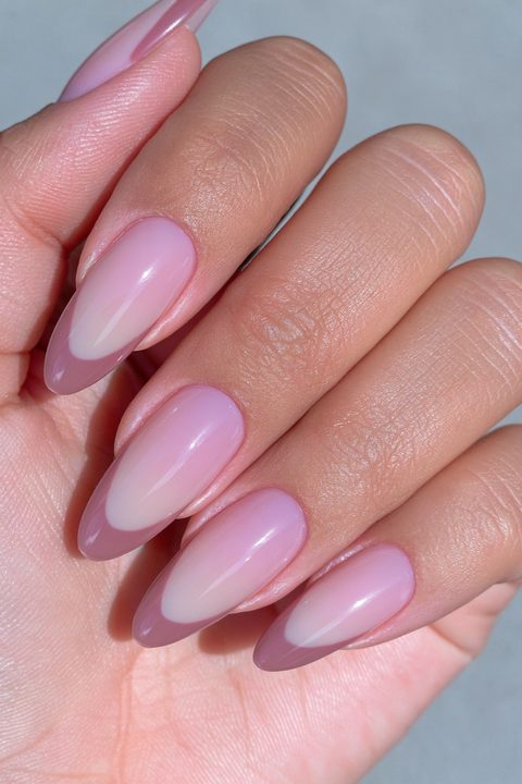 20 Soft Neutral Ski Nails for an Effortless Après-Ski Manicure