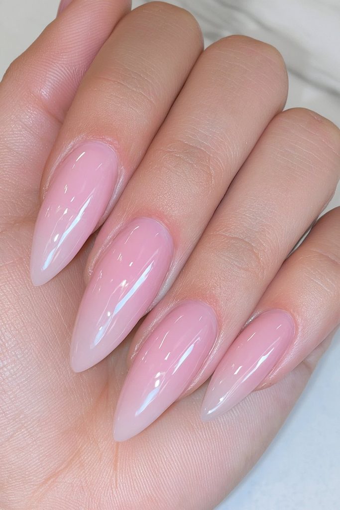 25 Mocha Mousse Nails Ideas for a Cozy, Creamy Manicure 21 Mocha mousse almond shaped nails