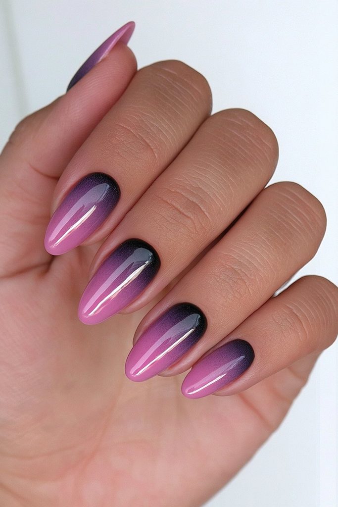 22 Coraline Nails That Are Subtle Enough for Everyday Wear 2 Navy black sponge ombré nails
